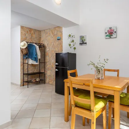 1 Bedroom In *