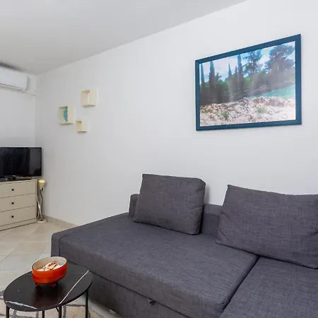 1 Bedroom In * Gabonjin