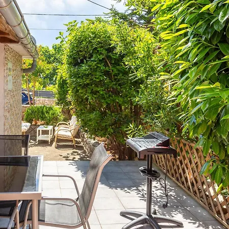 1 Bedroom In Gabonjin